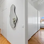 Апартаменты Stunning 120M2 Penthouse With Terrace, Mitte *