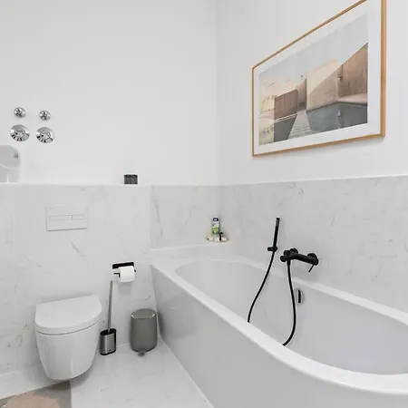 Stunning 120M2 Penthouse With Terrace, Mitte